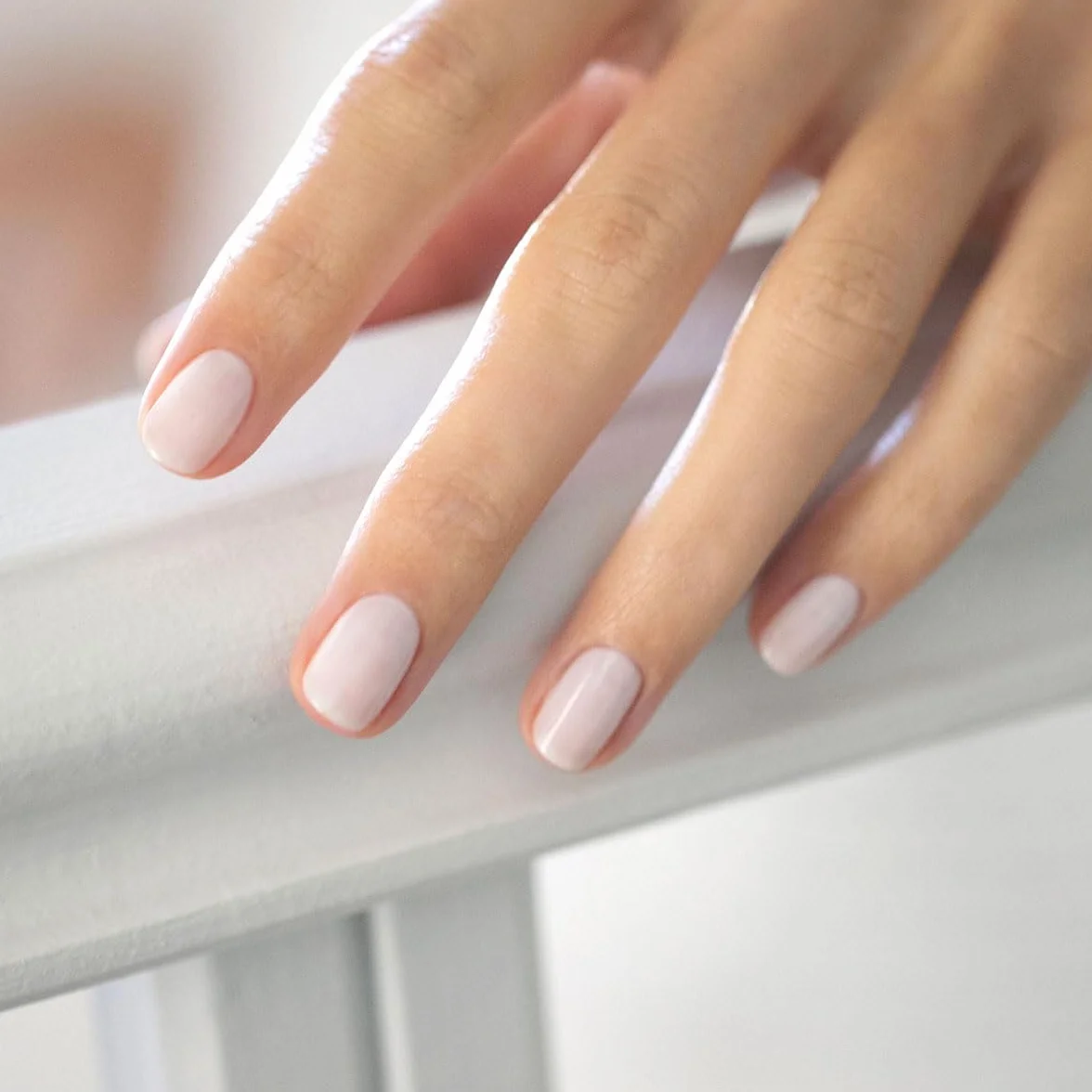 Manucurist Smalto Semipermanente Unghie Bianco Lattiginoso Green Flash Milky White - Gel Unghie - 12-free, bio-based (84%) - Manicure Professionale - Made in France - 15 ml