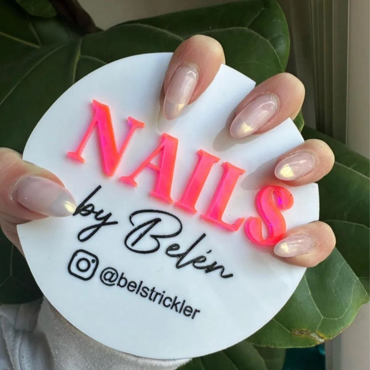 Nome Personalizzato Nailfie Photo Prop Cartello Acrilico, Regalo Logo Personalizzato For Foto Manicure E Selfie Nail Art Unghie Artista Salone Accessori Personalizzati(White)