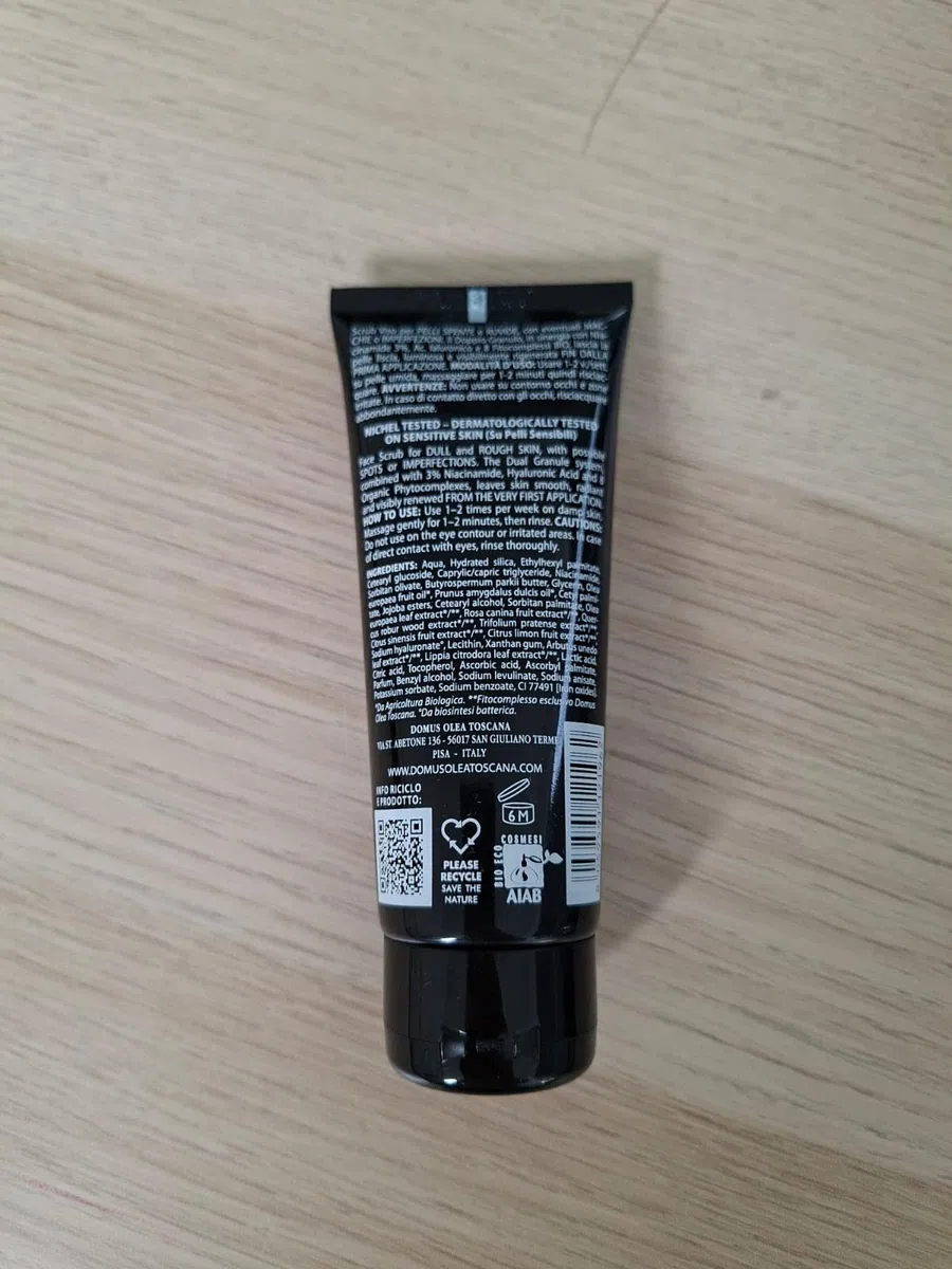 IDRA-SCRUB VISO DOPPIO GRANULO – Esfolia, Leviga e Illumina – Con Niacinamide 3% e Acido Ialuronico – Per Tutti i Tipi di Pelle, Anche Sensibile – 75ml - ECO-BIO - Domus Olea Toscana