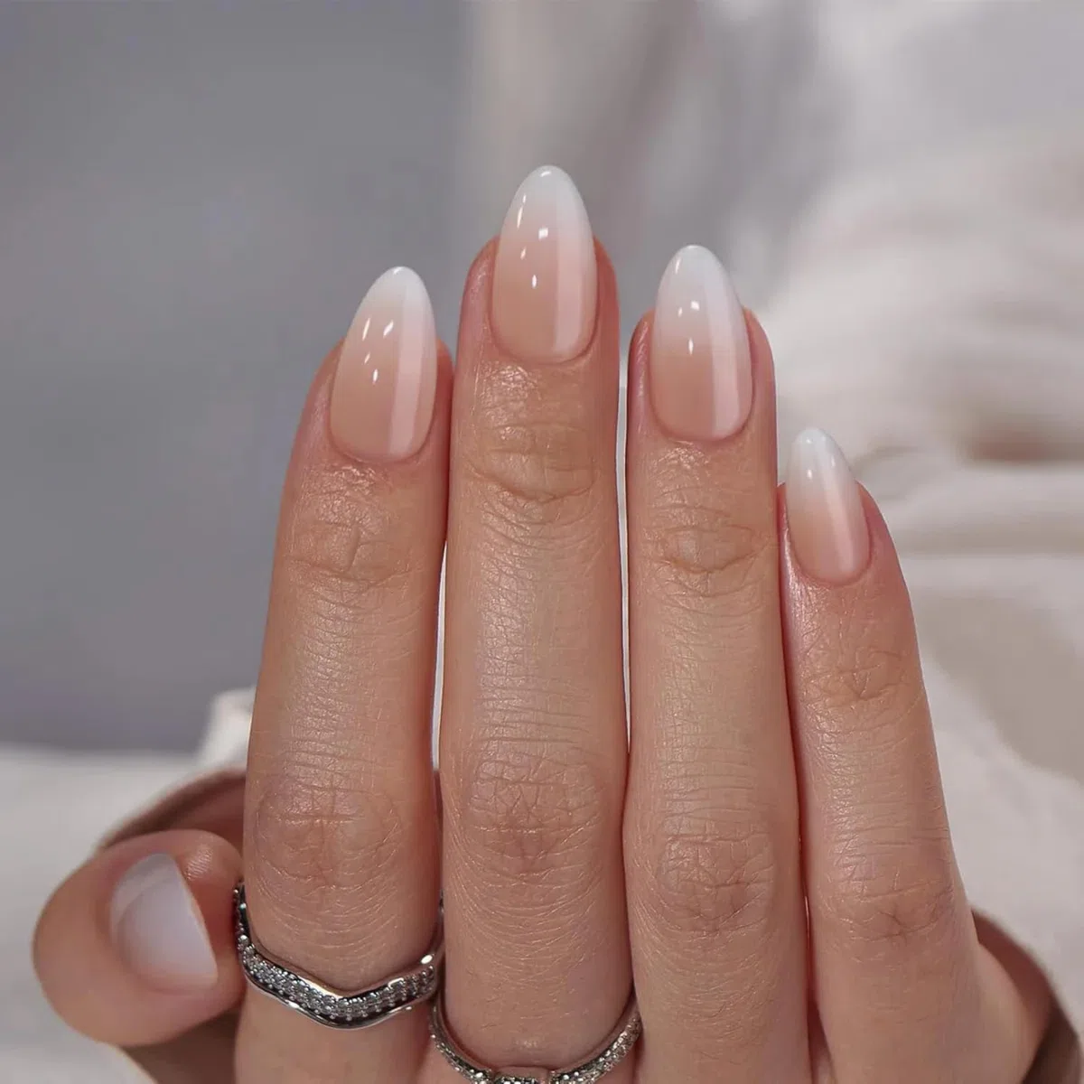 Unghie press on. Press on nails gel. Unghie finte adesive. Unghie adesive in soft gel con colla Gelify. (Baby boomer)
