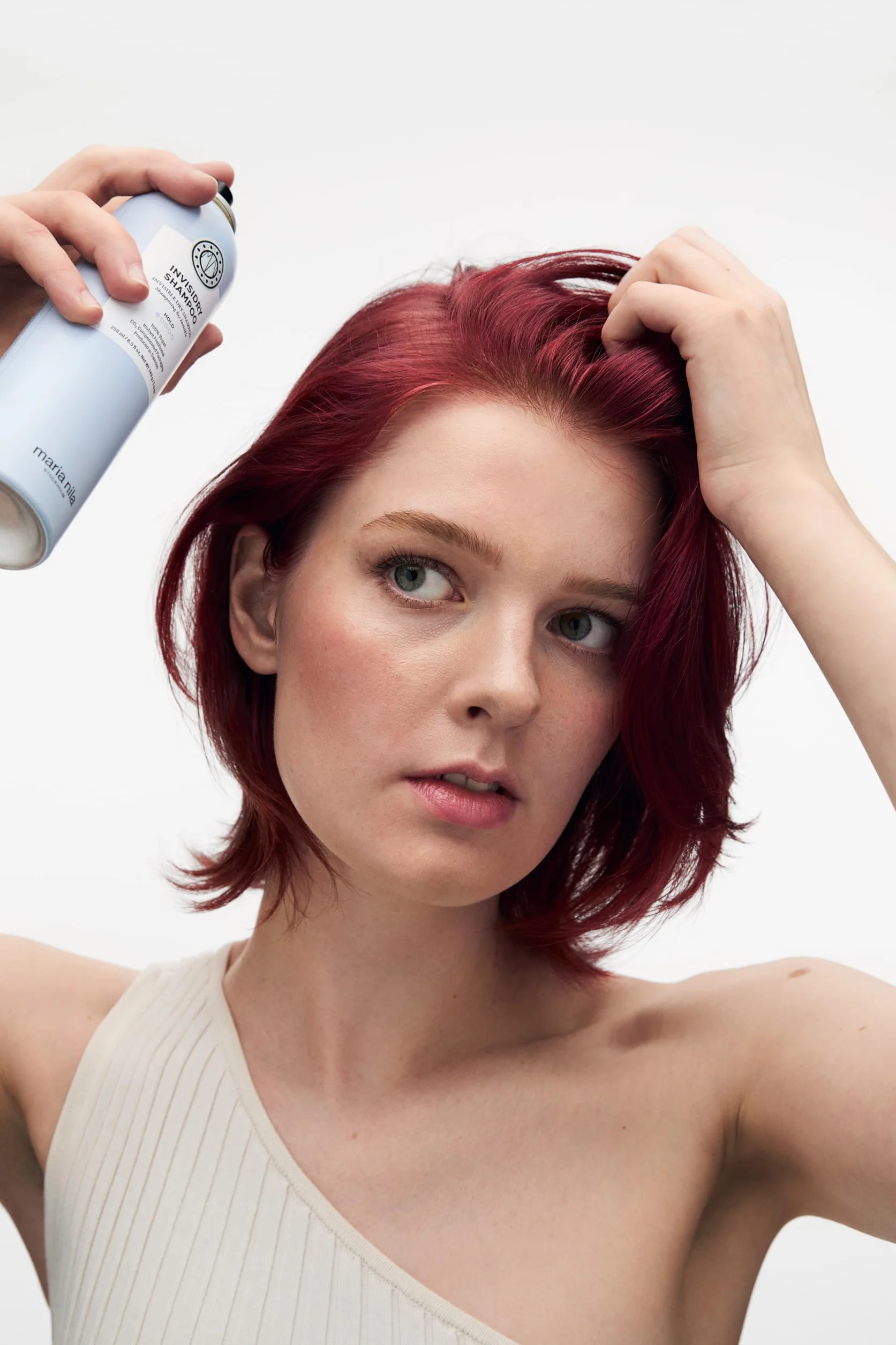 Maria Nila Invisidry Shampoo secco, ravviva i capelli e il cuoio capelluto, non lascia traccia del prodotto, prodotto 100% vegano e senza solfati/parabeni