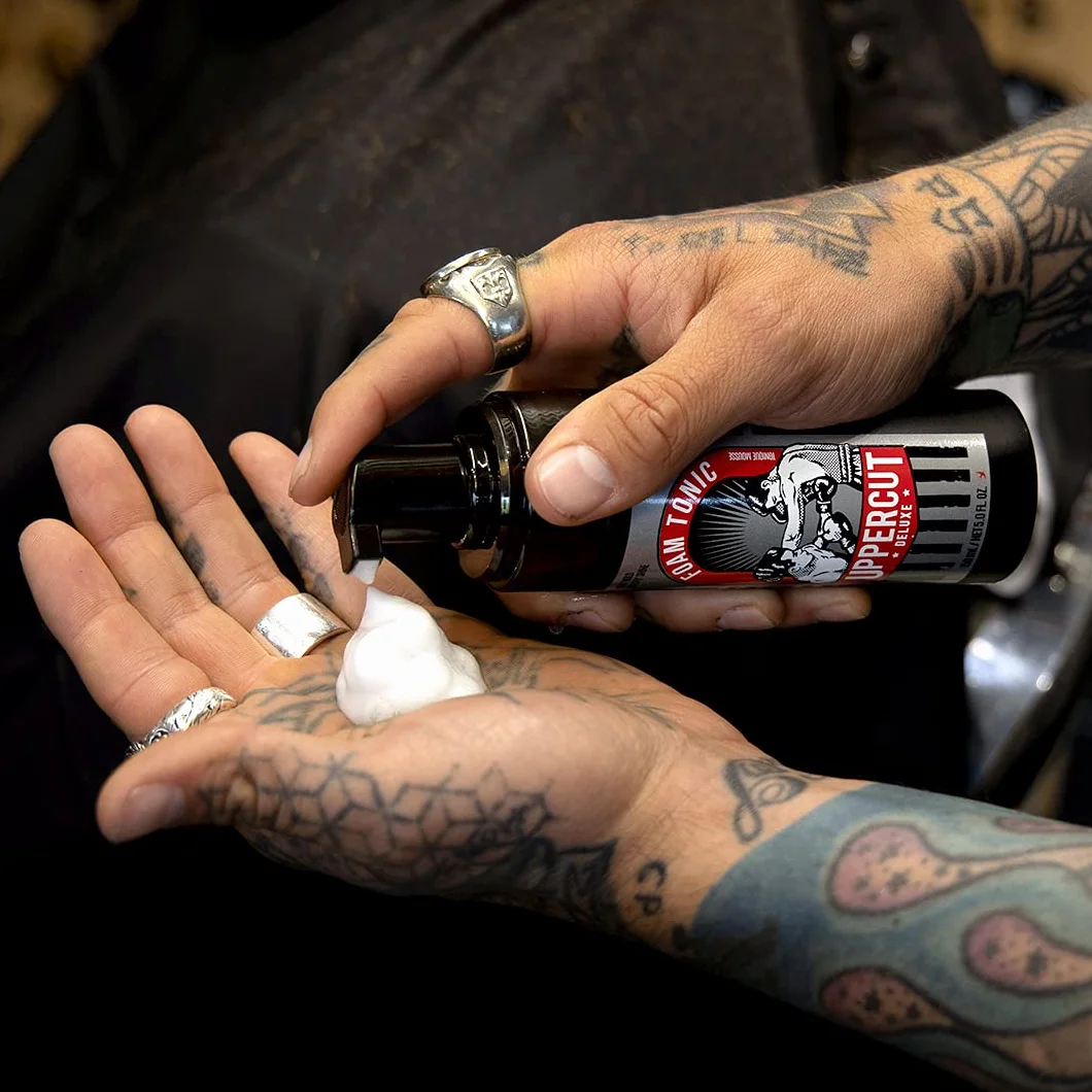 Uppercut Deluxe Schiuma Tonica, Schiuma per Capelli a Fissaggio Leggero e Lucentezza Leggera, Utilizzabile come Prodotto per lo Styling o Protezione dal Calore, Adatto a Tutti i Tipi di Capelli 150g