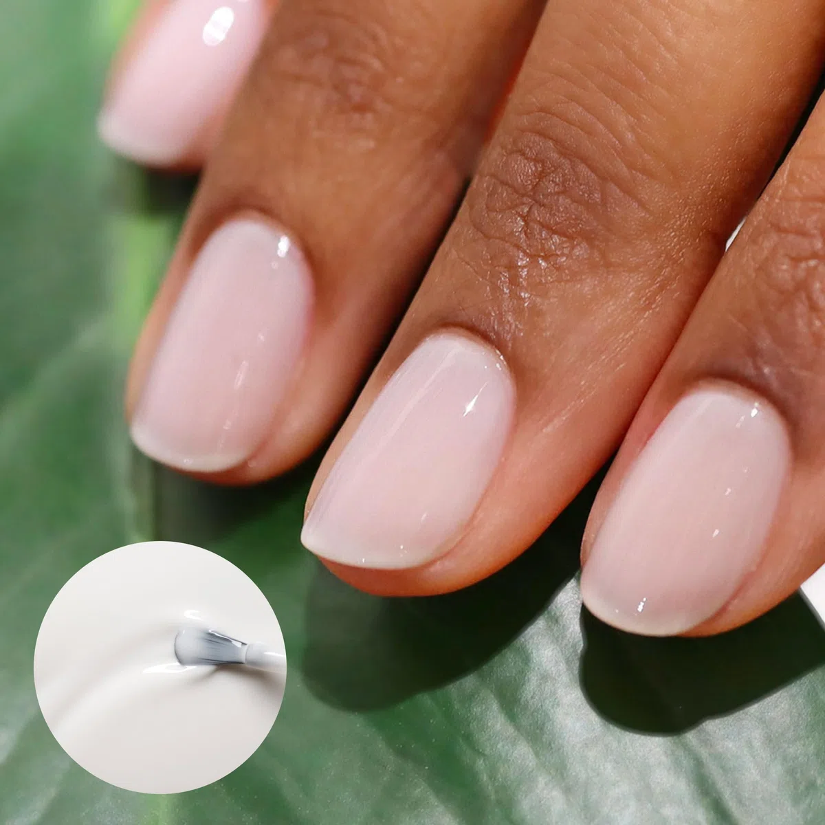 Manucurist Smalto Semipermanente Unghie Bianco Lattiginoso Green Flash Milky White - Gel Unghie - 12-free, bio-based (84%) - Manicure Professionale - Made in France - 15 ml