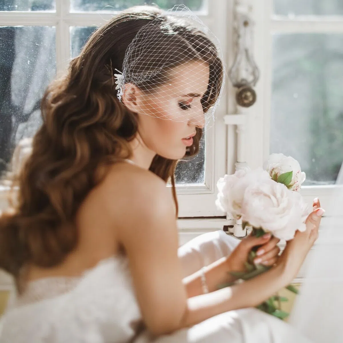 NICENEEDED Pettine per Capelli In Tulle Birdcage Veil, Velo Da Sposa con Applicazioni In Pizzo con Pettini per La Decorazione Del Tea Party, Fascinator per Velo Da Sposa con Fiori Antiscivolo
